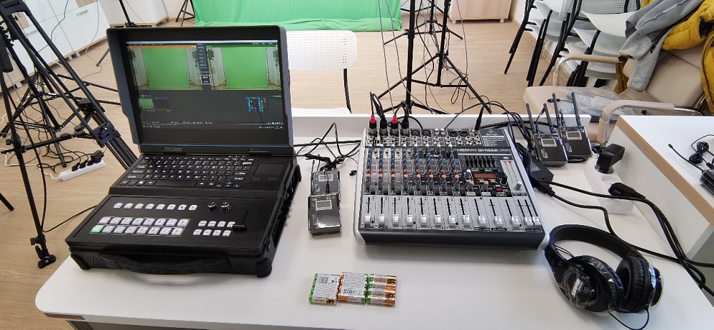 Radio broadcasting film studios