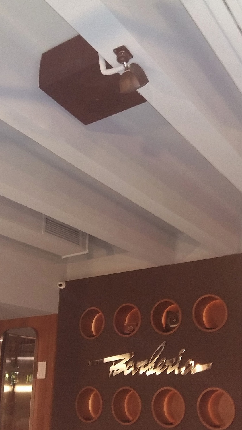 Installation of musical equipment in the Barberia salon on Usachevka