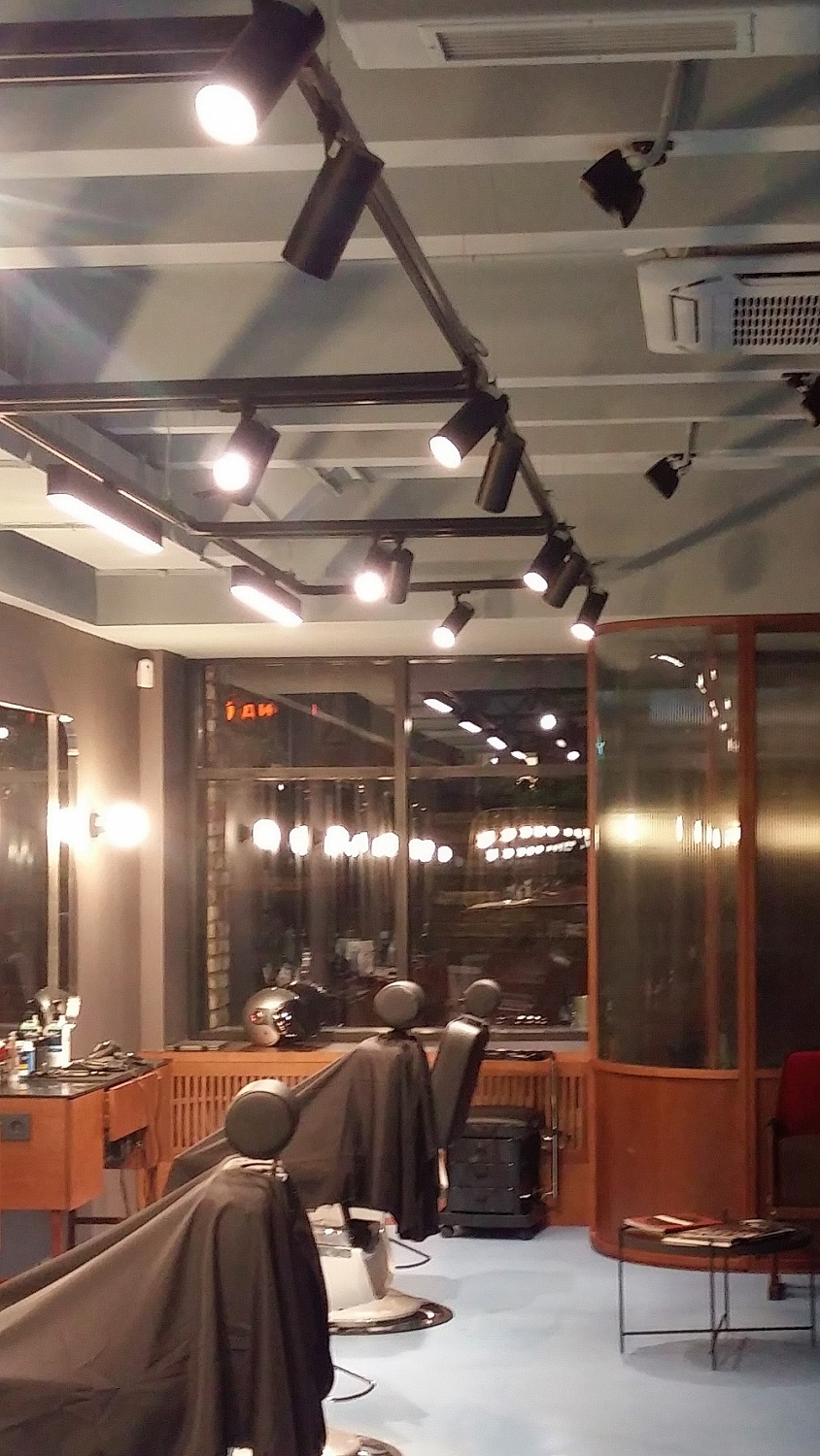 Installation of musical equipment in the Barberia salon on Usachevka