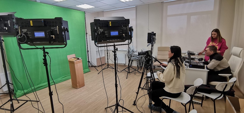 Radio broadcasting film studios